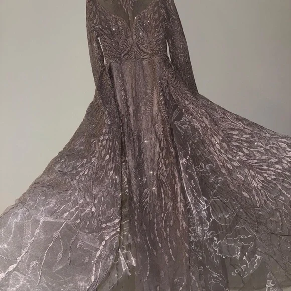 Party dresses - Picture 15 of 17